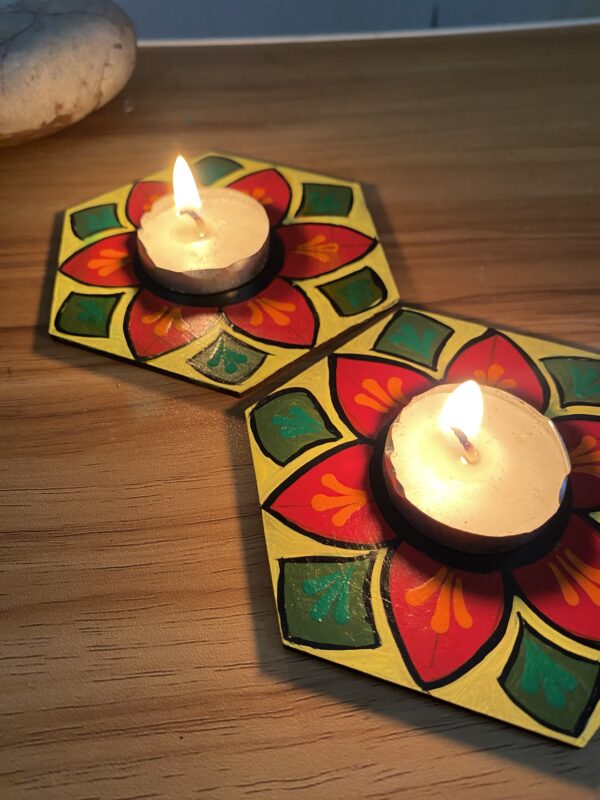 Tealight holder