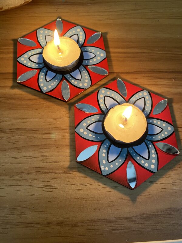 Tealight holder